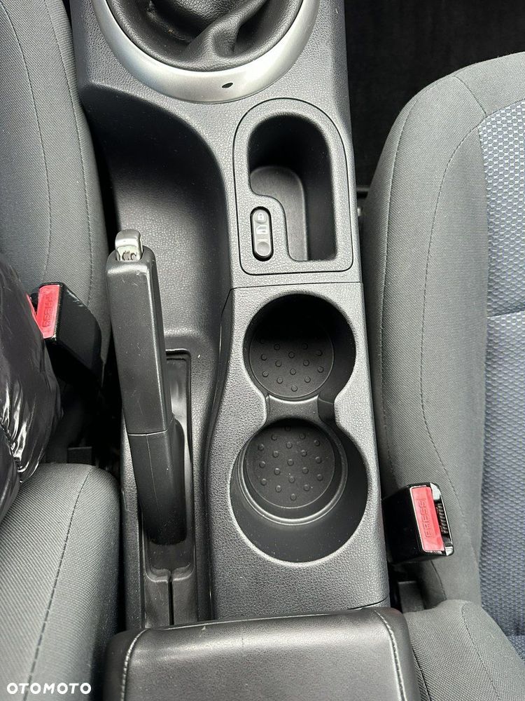 Nissan Qashqai - 25