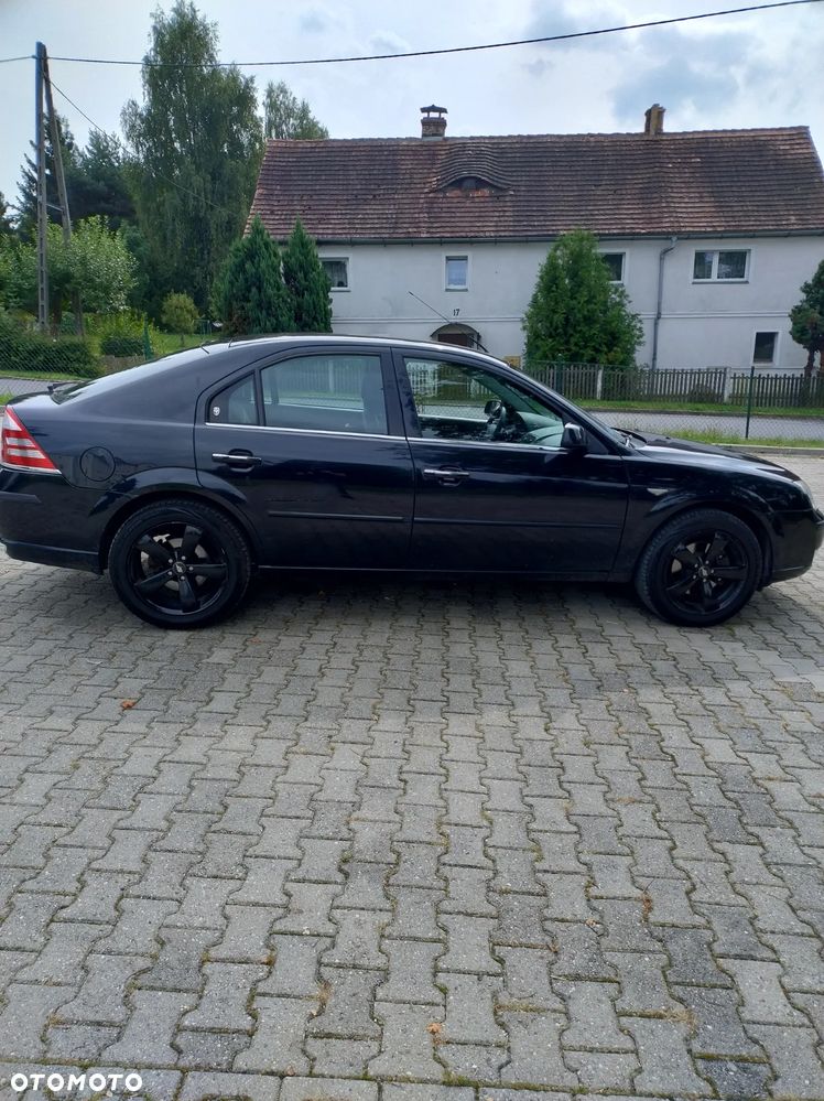 Ford Mondeo 1.8 Trend X - 11