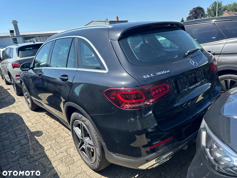 Mercedes-Benz GLC 300 d 4Matic 9G-TRONIC AMG Line - 5