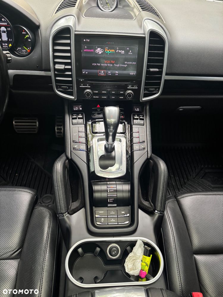 Porsche Cayenne - 9