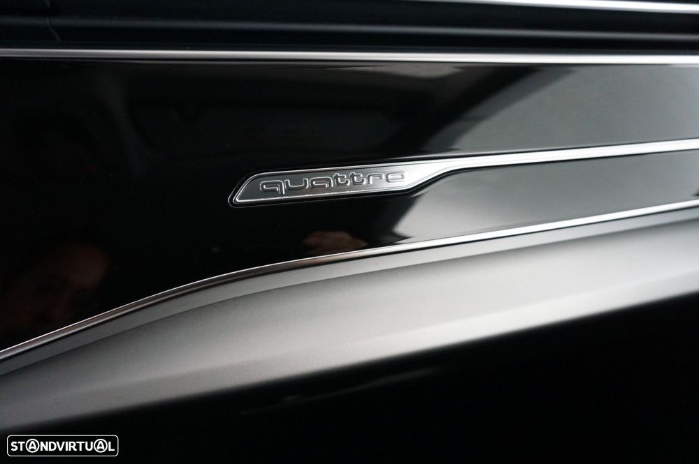 Audi Q8 55 TFSIe quattro Tiptronic competition plus - 25