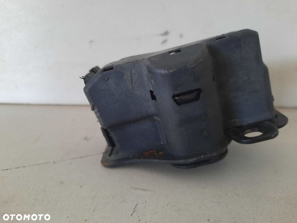 MERCEDES W203 00-04 KOMBI ZAMEK MASKI KLAPY SILNIKA A2038800060 359U - 2