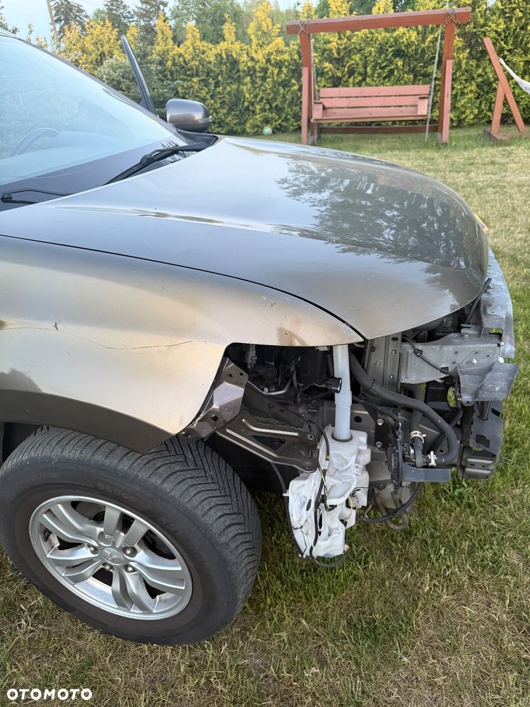 Mitsubishi Outlander Instyle NAVI + - 17