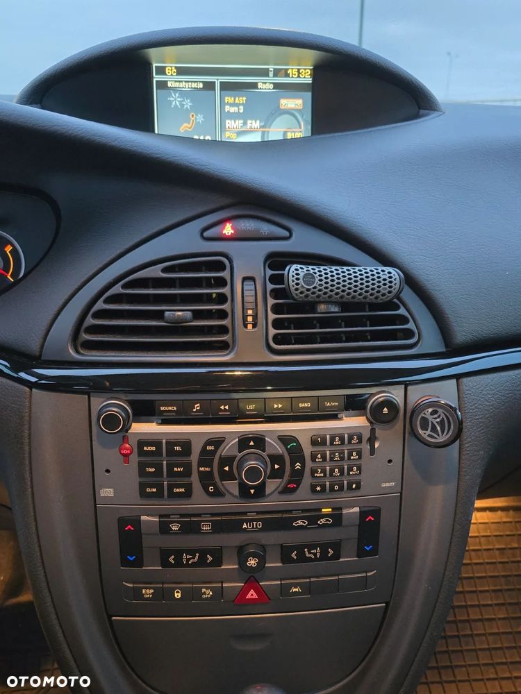 Citroën C5 II 3.0 V6 Exclusive - 8