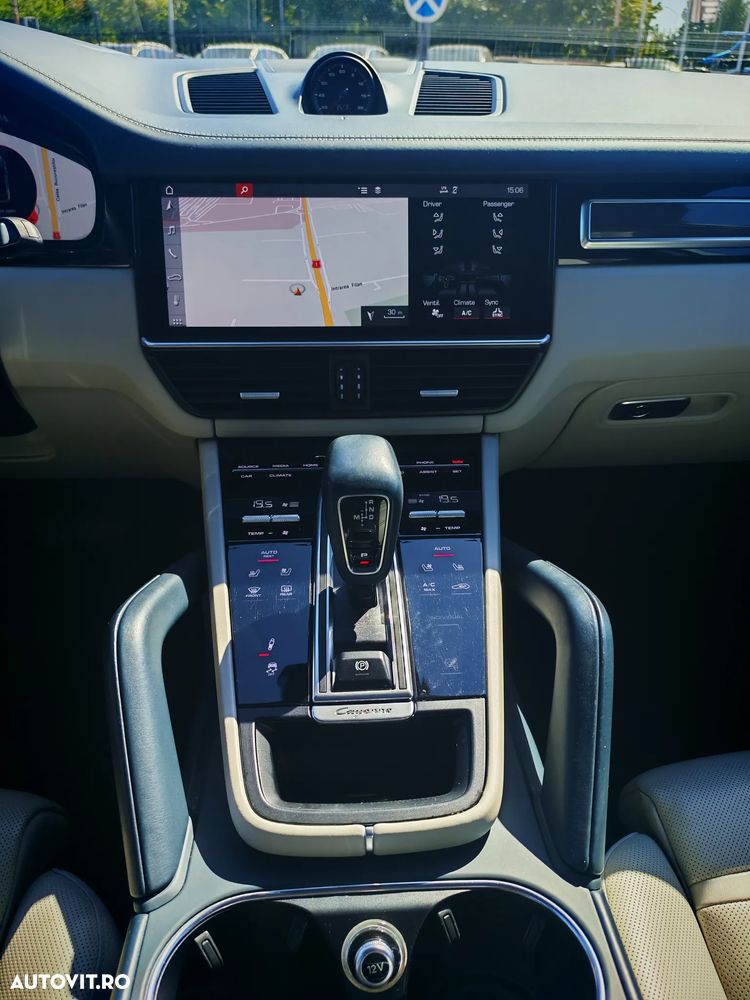 Porsche Cayenne - 17