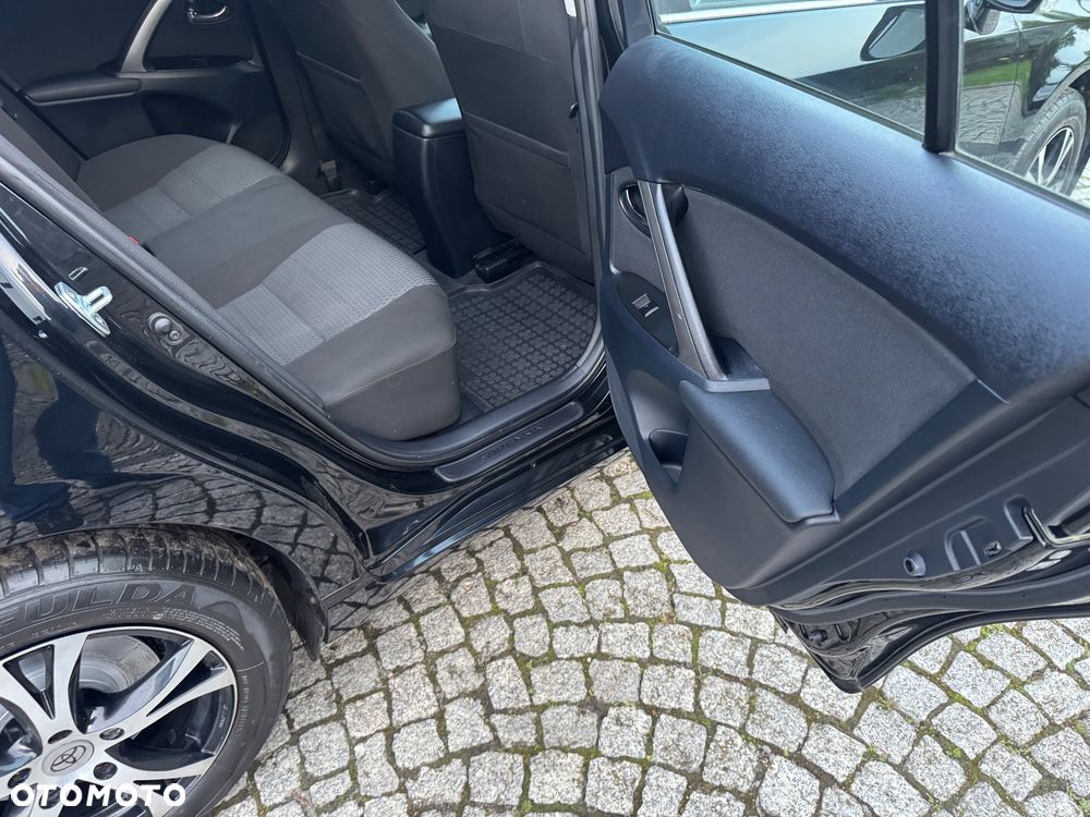 Toyota Avensis 1.8 Executive - 17