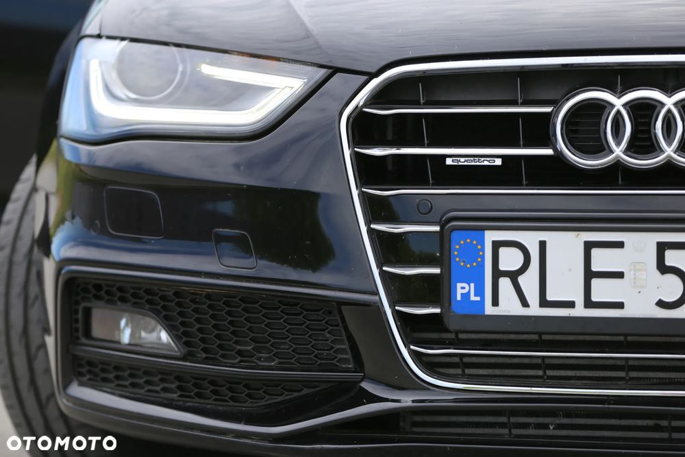 Audi A4 Avant 2.0 TDI DPF quattro S line Sportpaket - 22