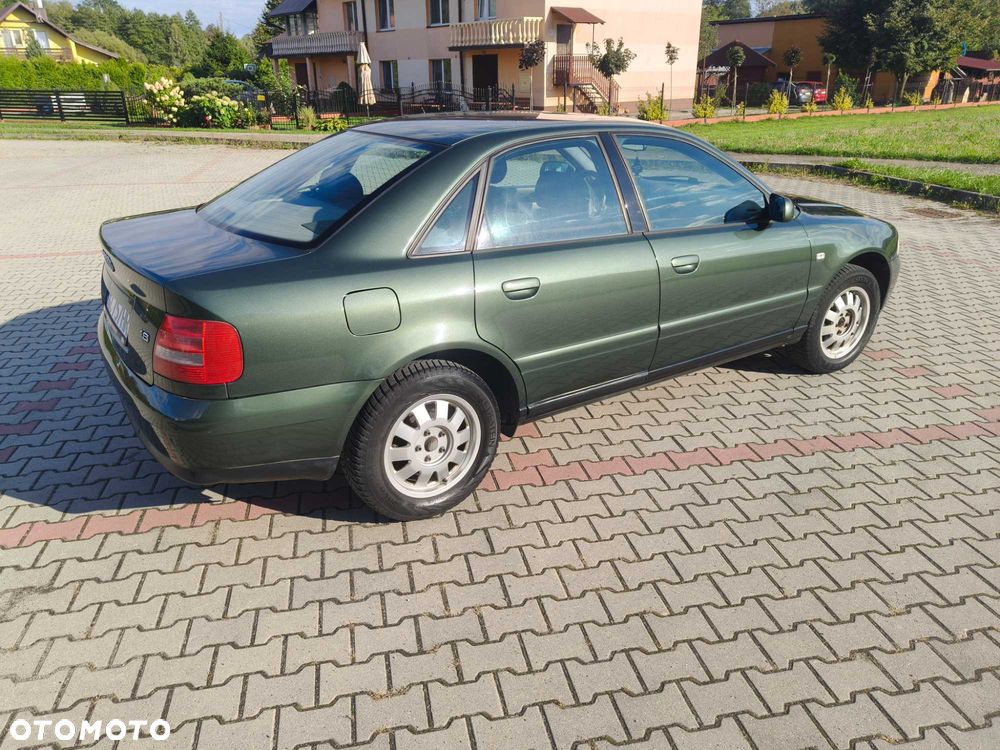 Audi A4 Limousine 1999 photo 4