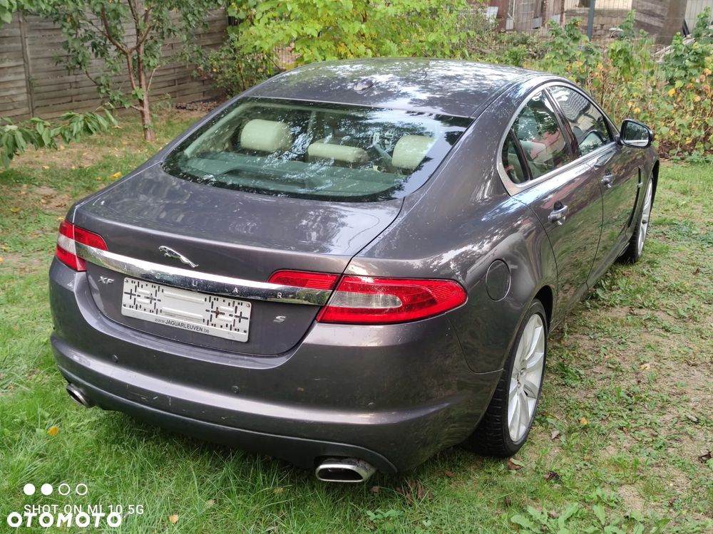 Jaguar XF 3.0 V6 D Luxury - 9