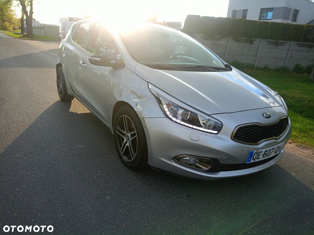 Kia Ceed 1.6 CRDi 128 ISG Platinum Edition - 2
