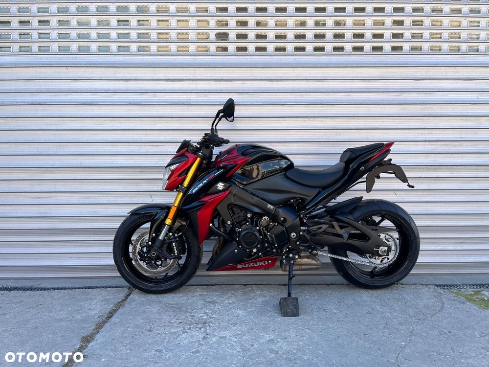Suzuki GSX 1000 - 24