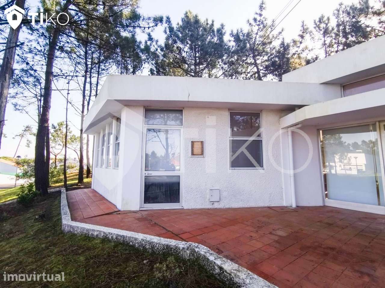 Excelente Espaço Comercial em terreno de 4 frentes  na Praia da Torrei - Grande imagem: 2/17