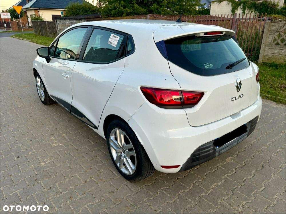 Renault Clio 1.2 16V 75 Life - 6