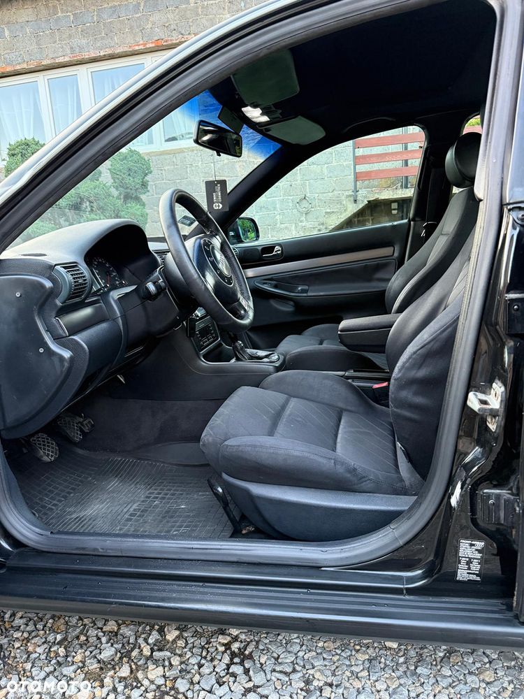 Audi A4 Avant 2.6 - 15