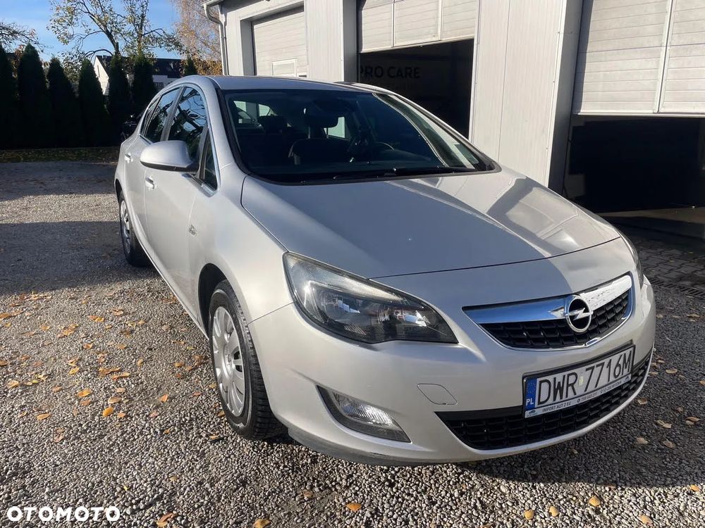 Opel Astra 1.6 Cosmo - 1