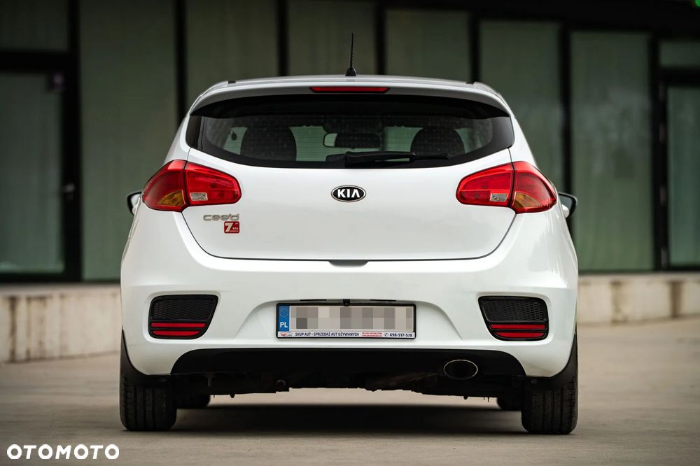 Kia Ceed - 8