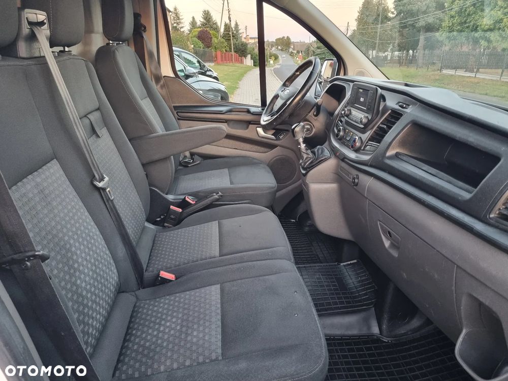 Ford Custom L2H1 - 11