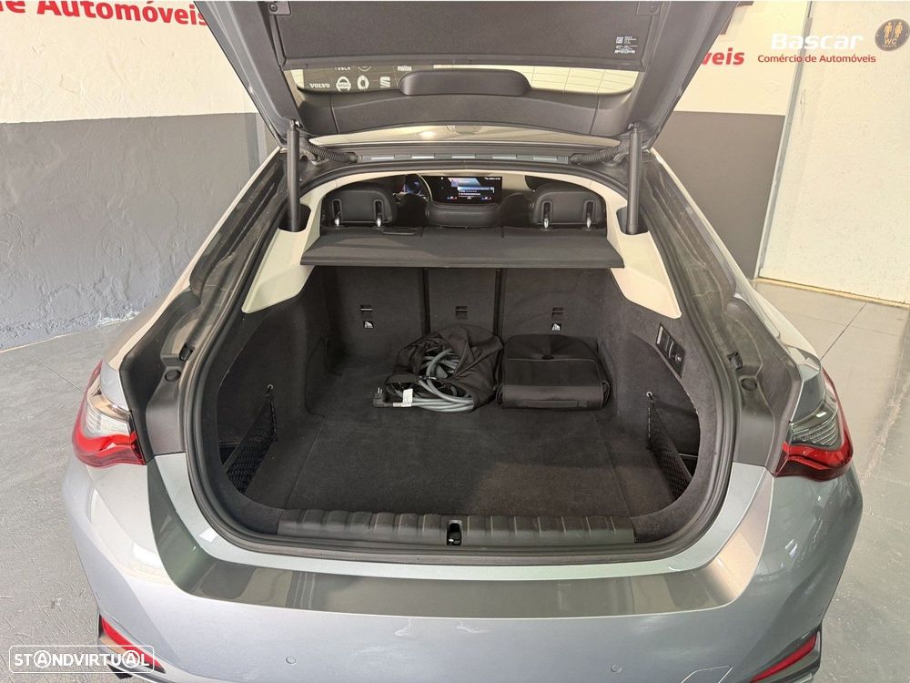 BMW i4 eDrive40 Edição Desportiva M - 12