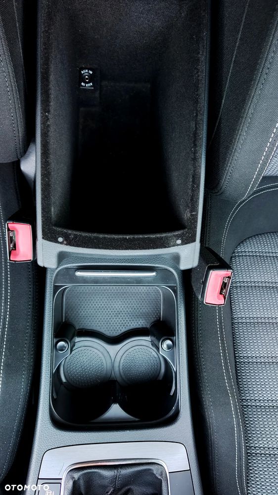 Volkswagen Passat 2.0 TDI Highline - 28