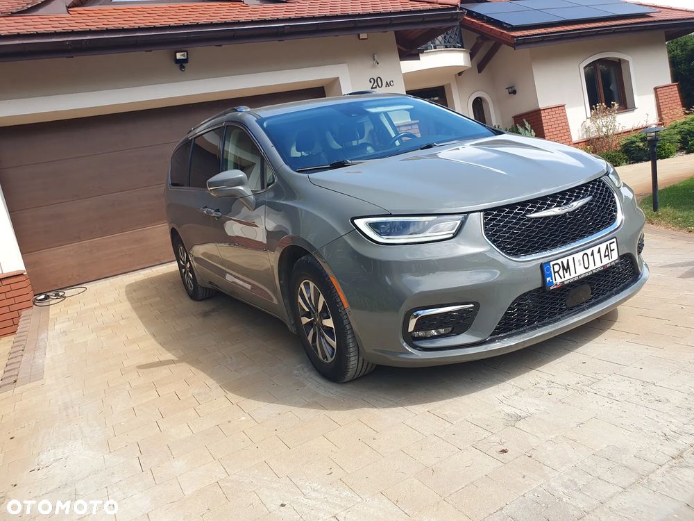 Chrysler Pacifica - 1