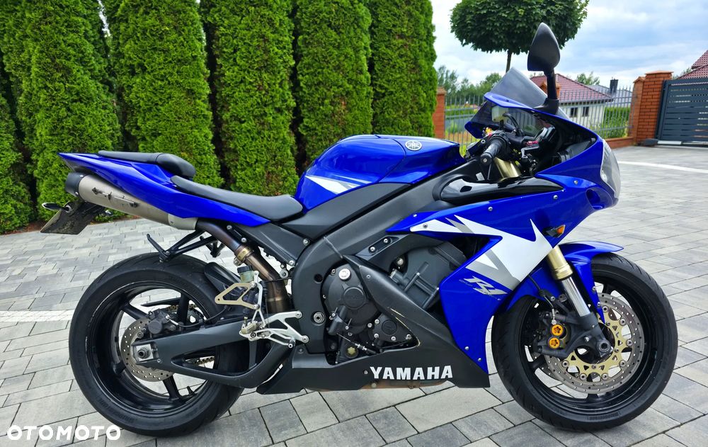Yamaha R1 - 3