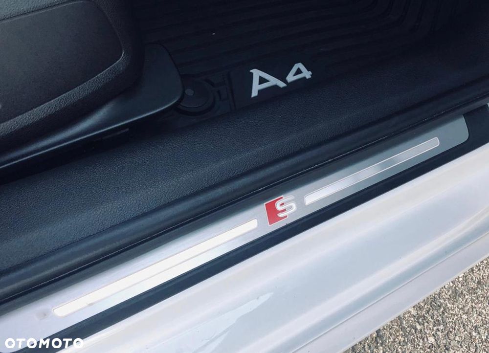 Audi A4 Limousine - 14