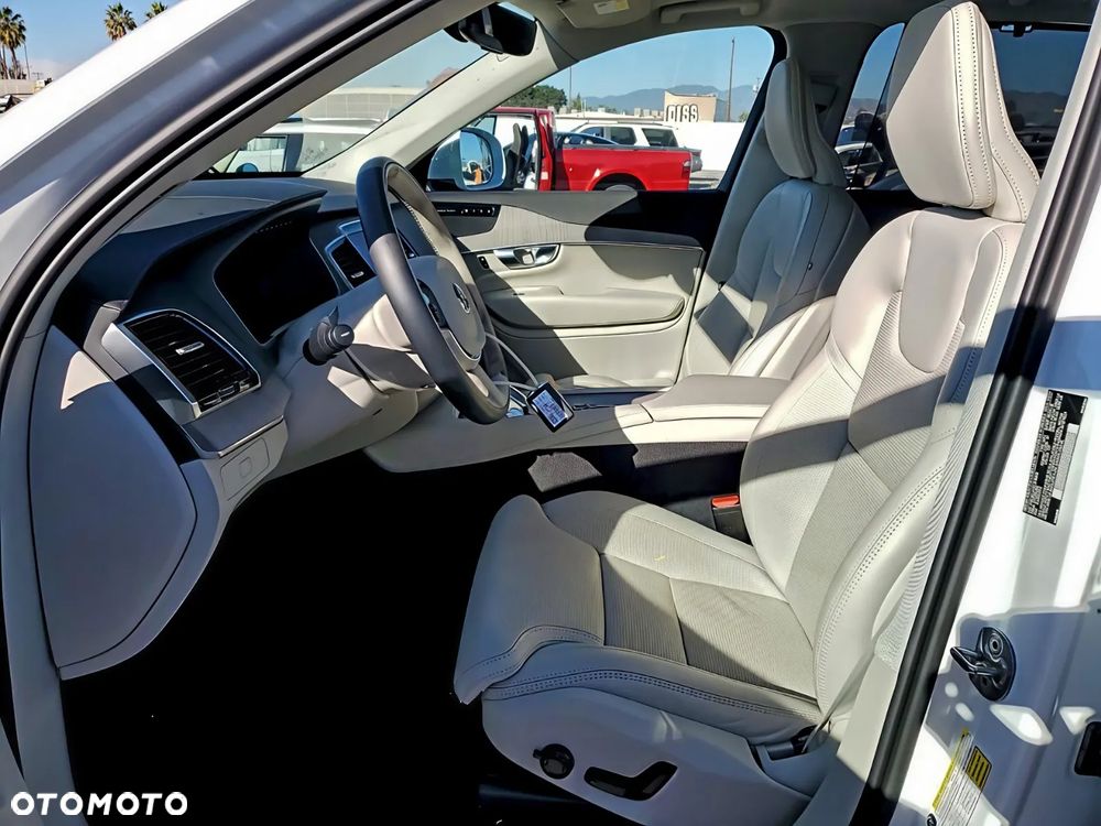 Volvo XC 90 - 7