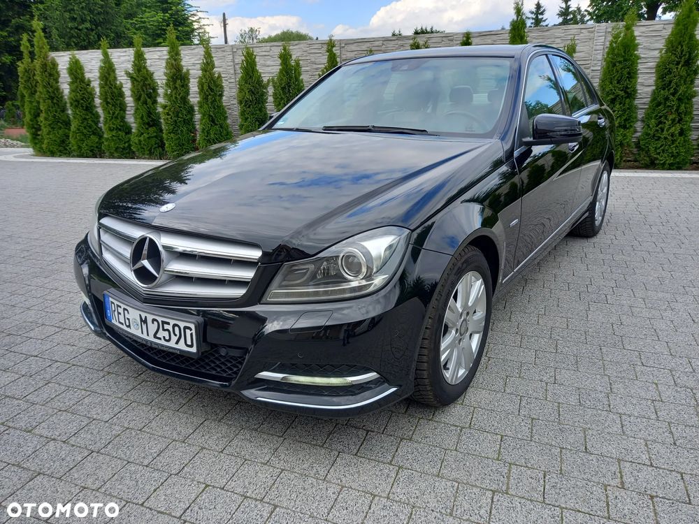Mercedes-Benz Klasa C 200 CGI BlueEFFICIENCY Avantgarde - 3