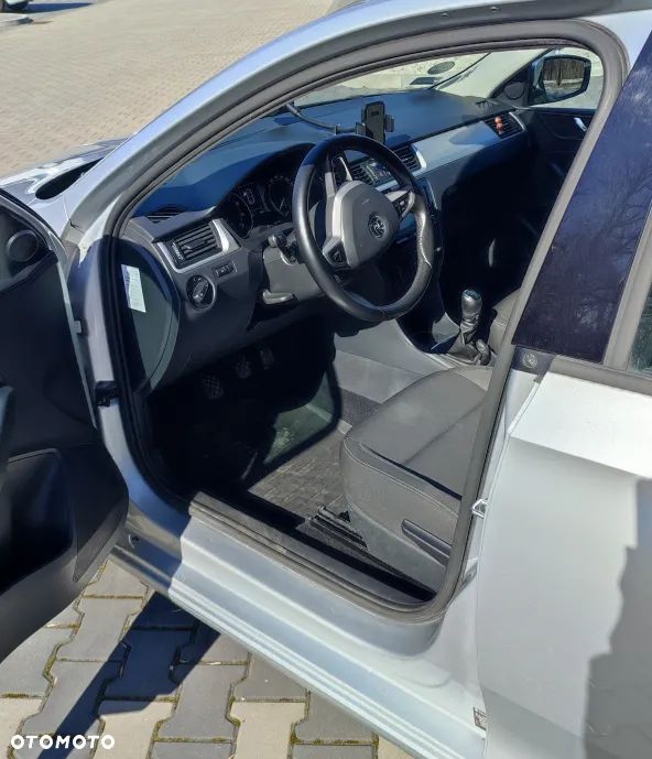 Skoda RAPID 1.2 TSI Edition - 7