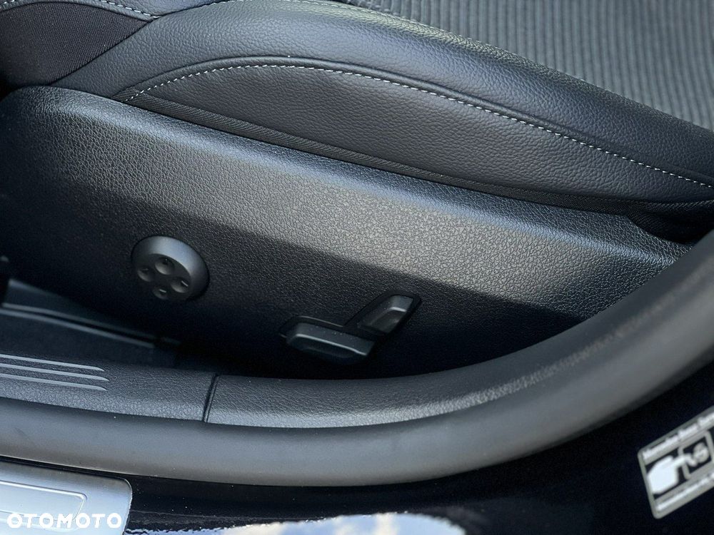 Mercedes-Benz Klasa C - 30