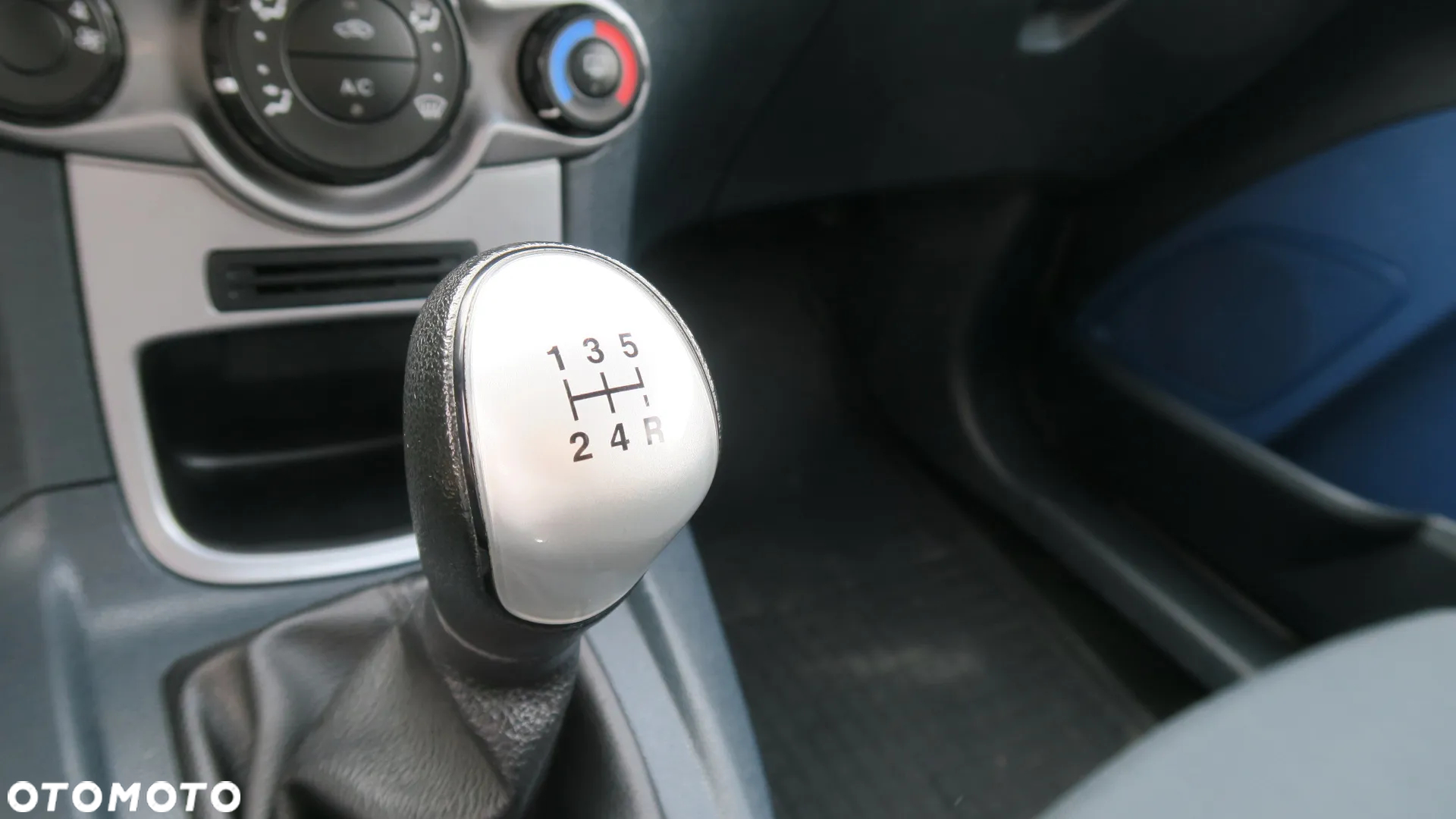 Ford Fiesta 1.4 Ambiente - 13