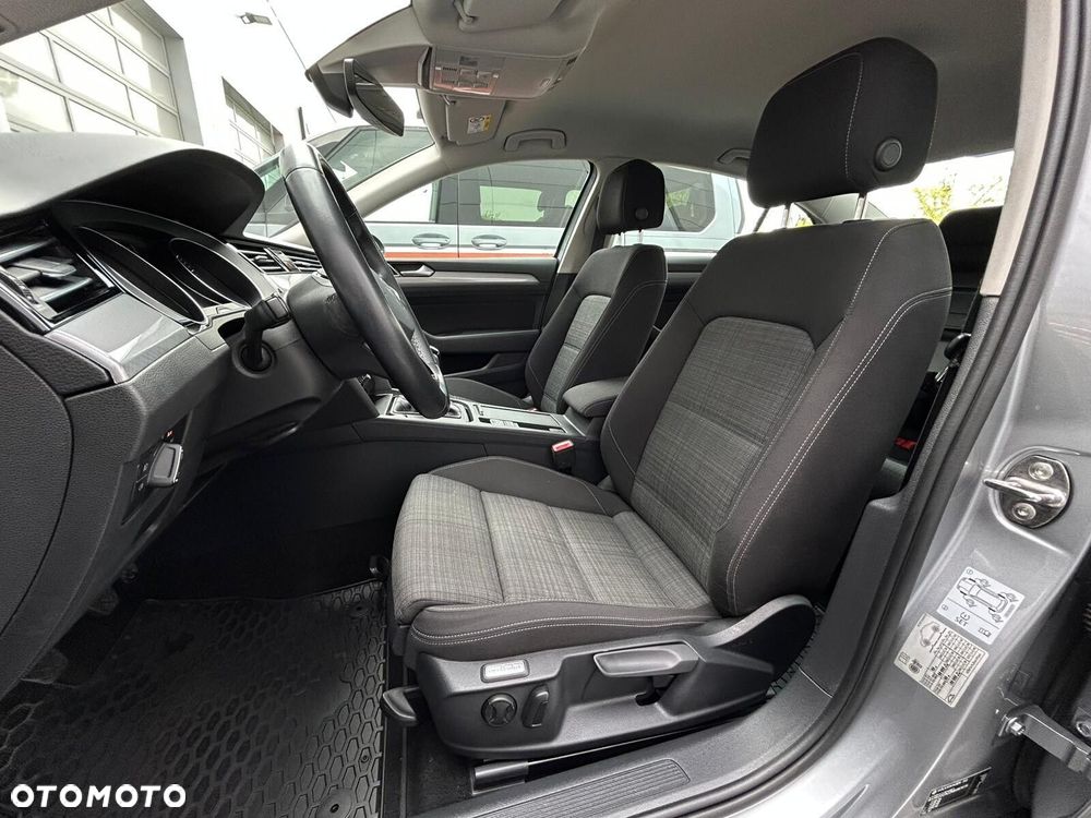 Volkswagen Passat 2.0 TDI EVO Business - 9