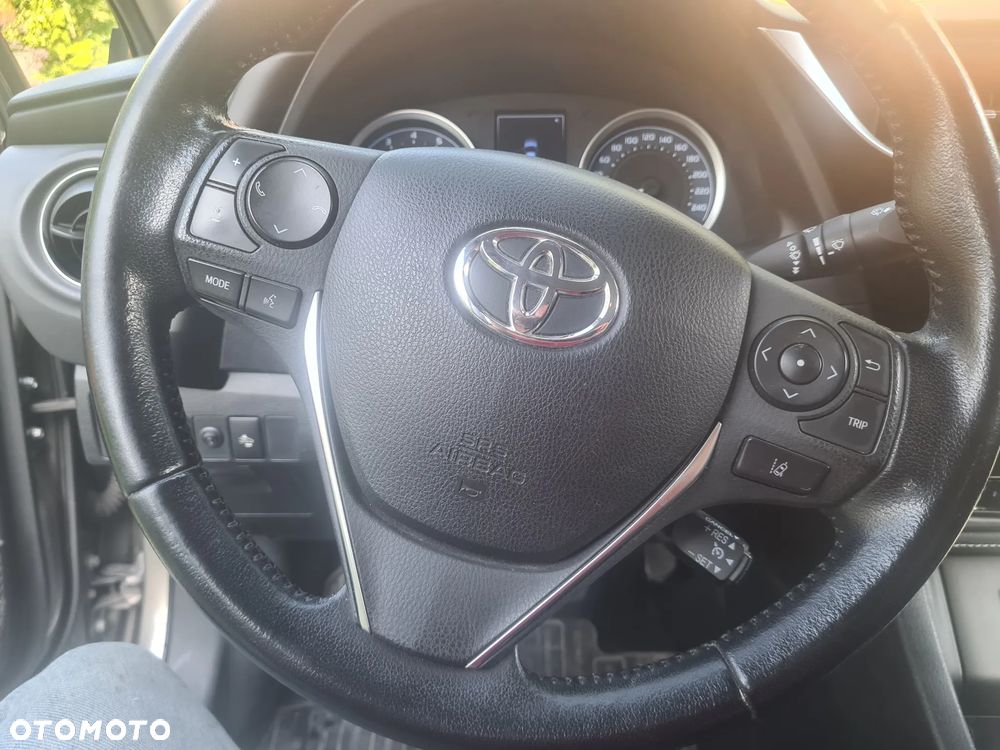 Toyota Corolla 1.6 Comfort - 7
