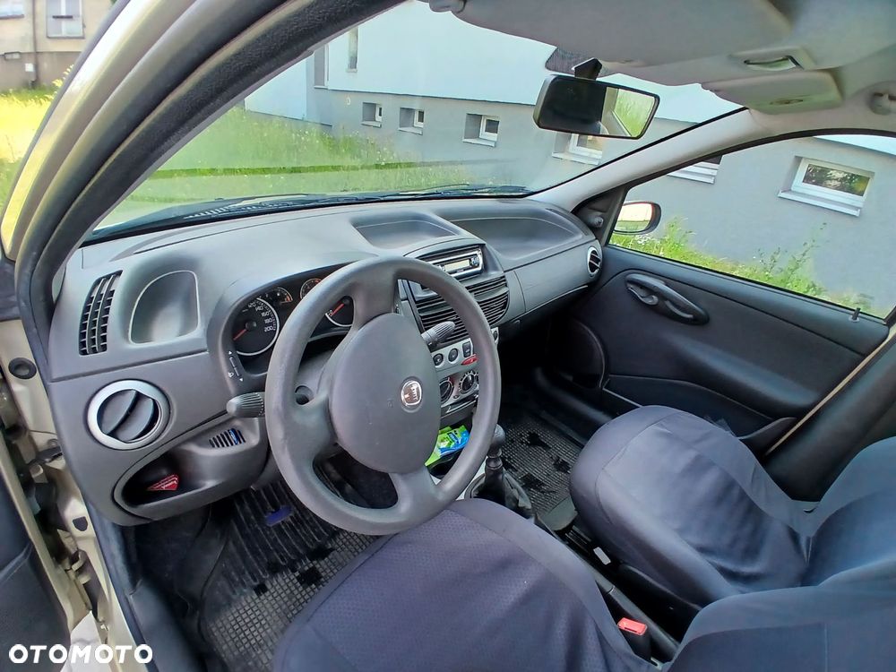 Fiat Punto - 8