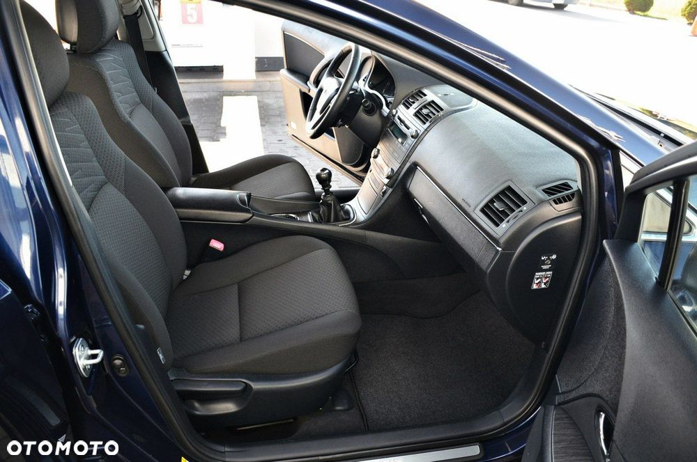 Toyota Avensis - 21