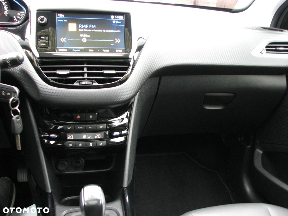 Peugeot 2008 BlueHDi 100 STOP & START Allure - 23