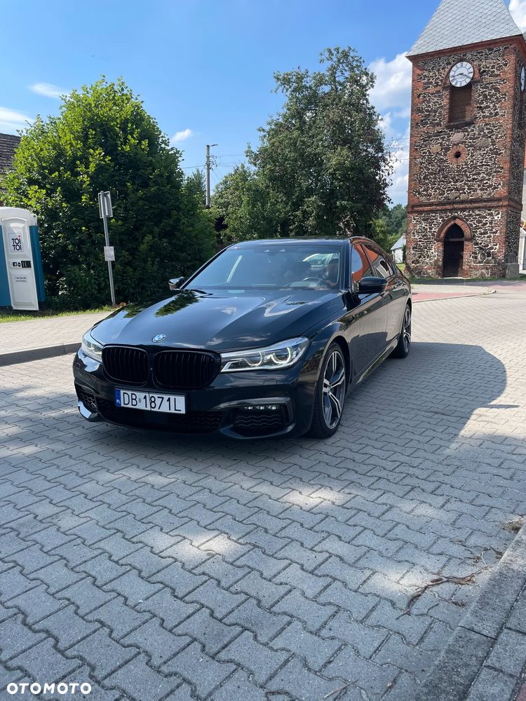 BMW Seria 7 750Li - 1