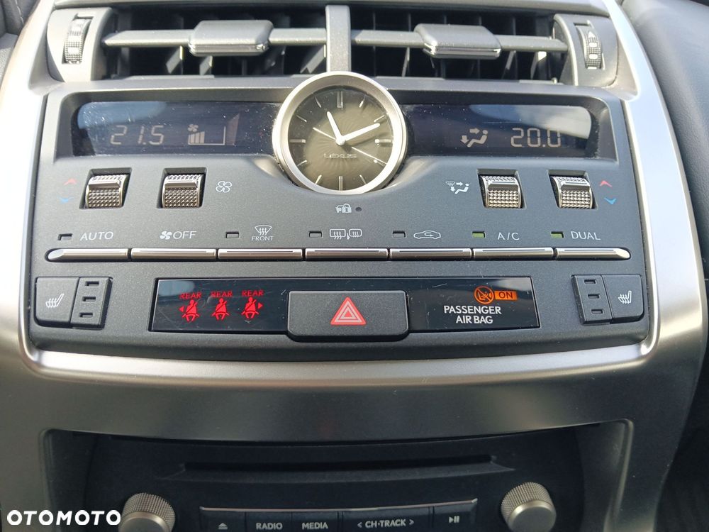 Lexus NX 300h Elegance + Business AWD - 21