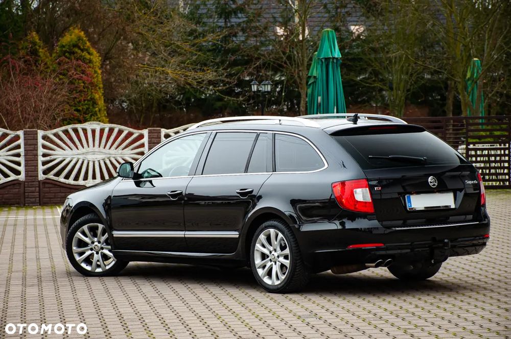 Skoda Superb 2.0 TDI DSG Exclusive - 24