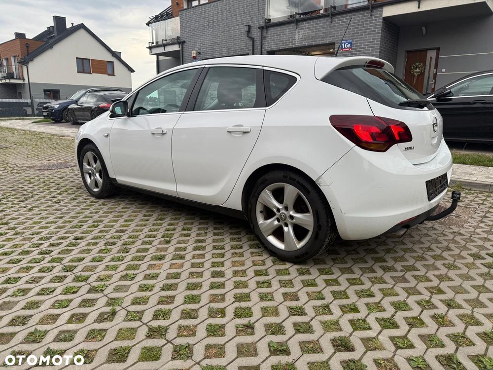 Opel Astra 2.0 CDTI Cosmo - 19