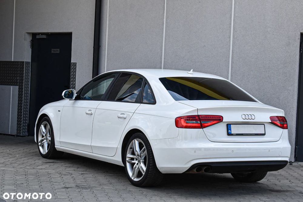 Audi A4 Limousine - 1