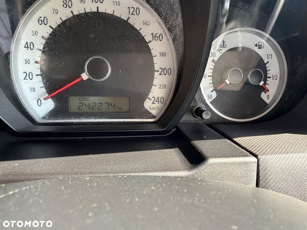 Kia Ceed 2.0 crdi Comfort + - 11