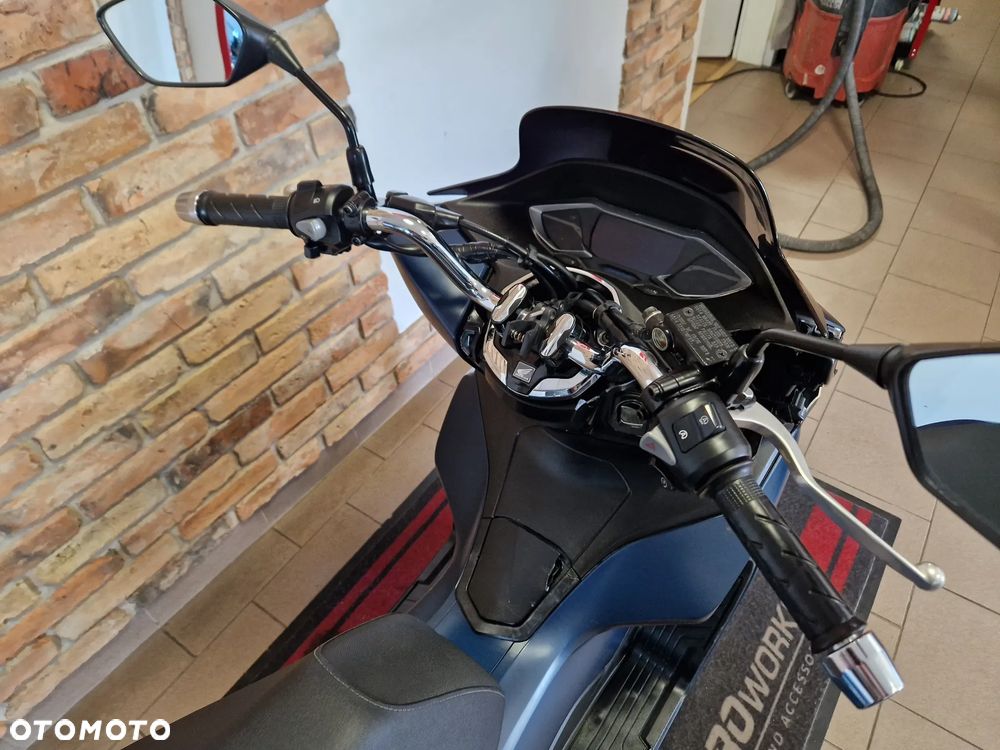 Honda PCX - 12