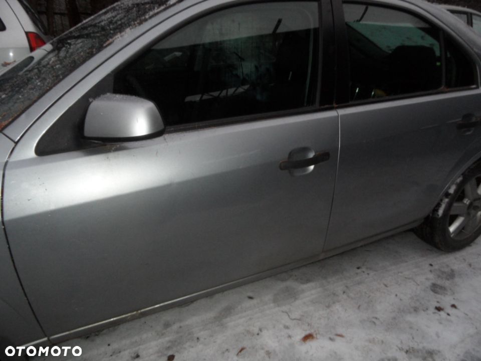 DRZWI LEWY PRZOD MONDEO MK3 B5Y