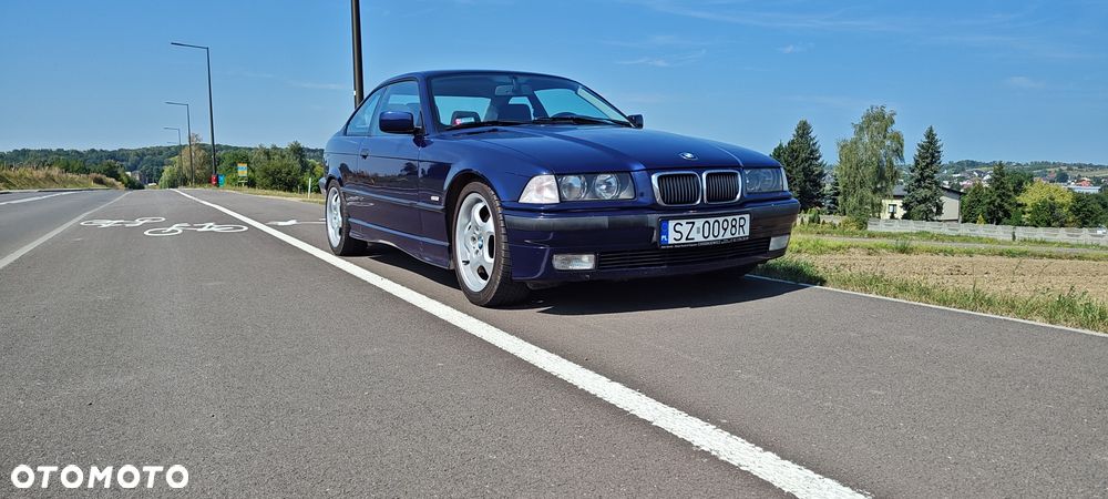 BMW Seria 3 323i - 38