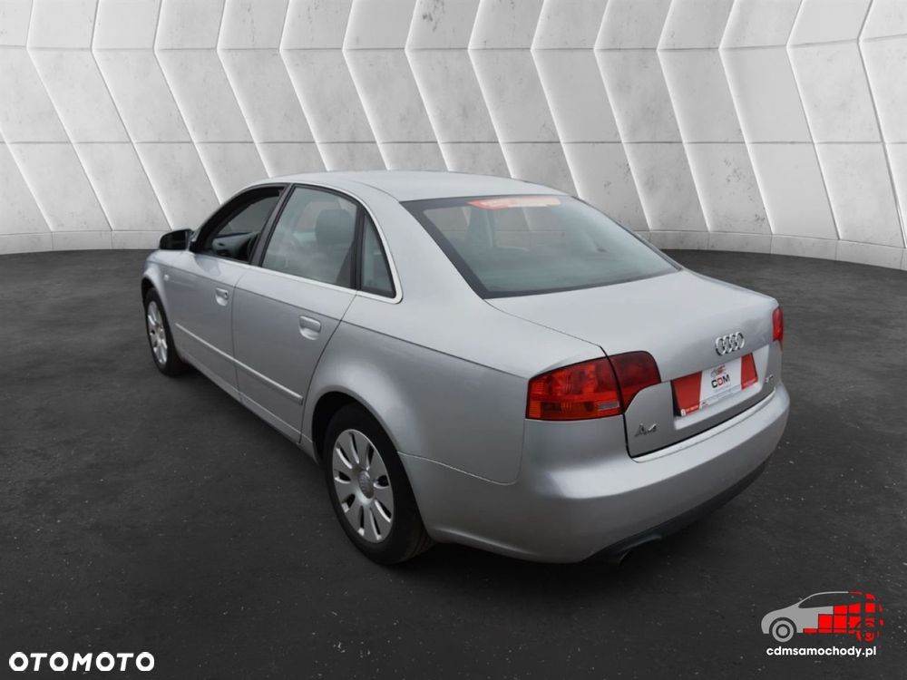 Audi A4 Limousine - 8