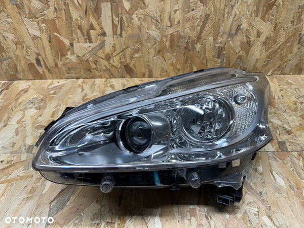 przednia prawa lampa peugeot 208 soczewka led