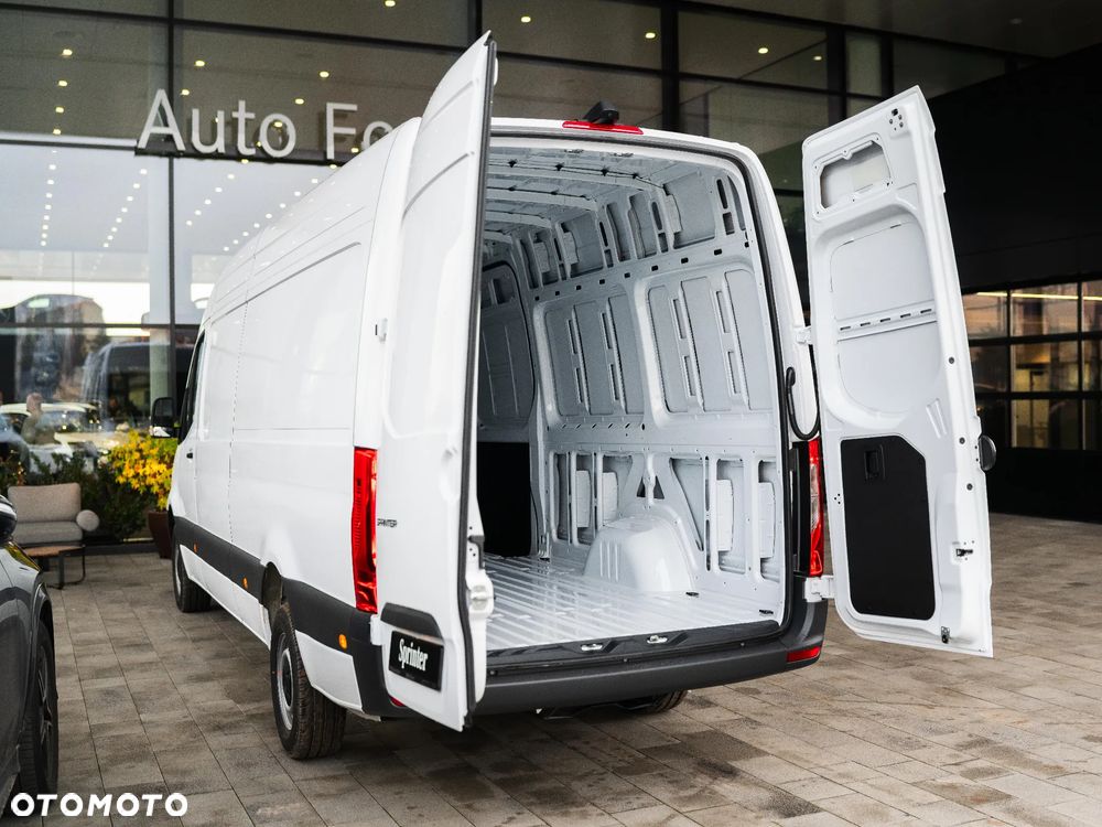 Mercedes-Benz Sprinter - 14