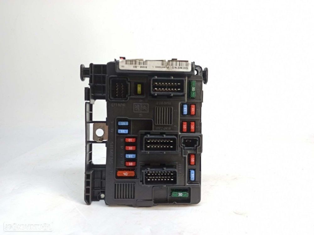 CAIXA DE RELÉS/ FUSÍVEIS PEUGEOT PARTNER (S2) COMBI PLUS - 7