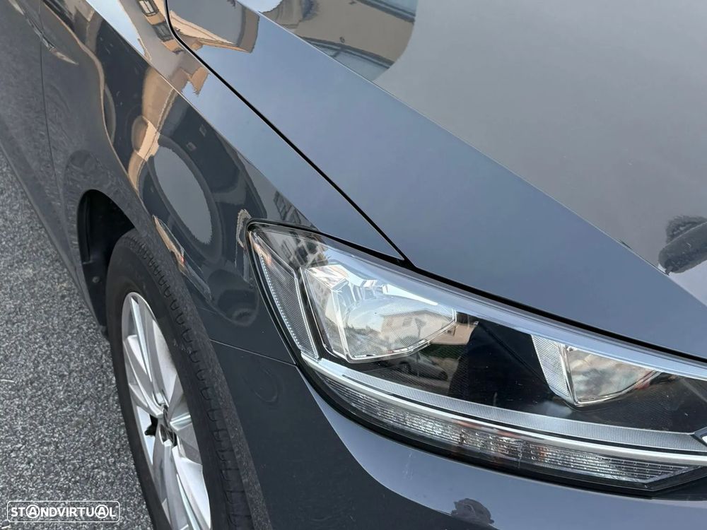 VW Touran 2.0 TDI Confortline - 11